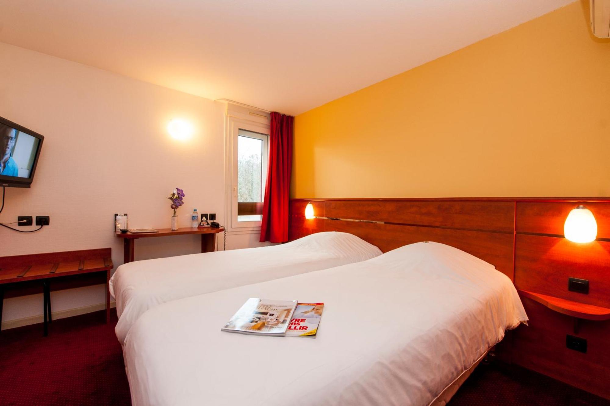 Brit Hotel Agen - L'Aquitaine Le Passage  Екстер'єр фото