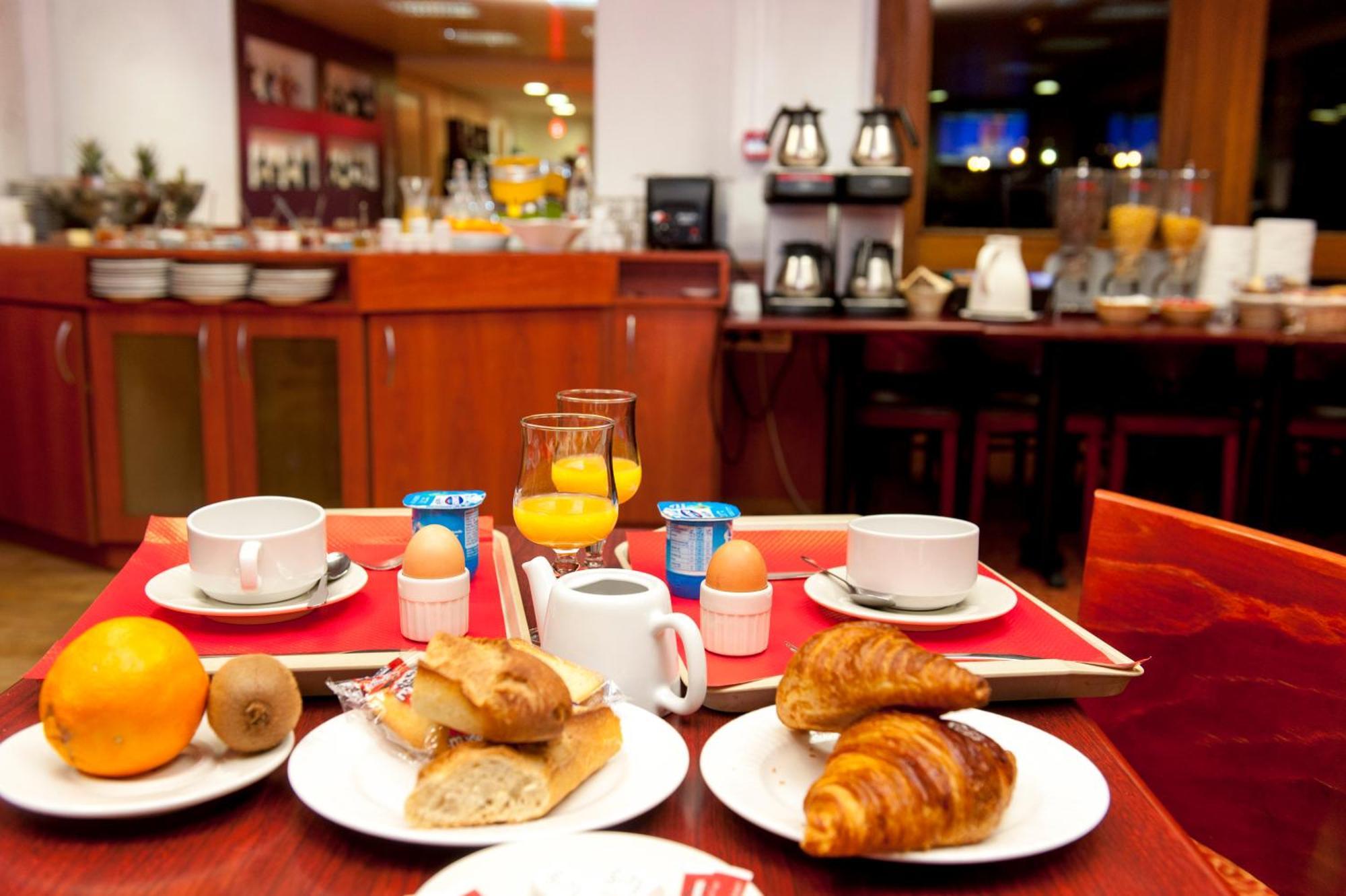 Brit Hotel Agen - L'Aquitaine Le Passage  Екстер'єр фото