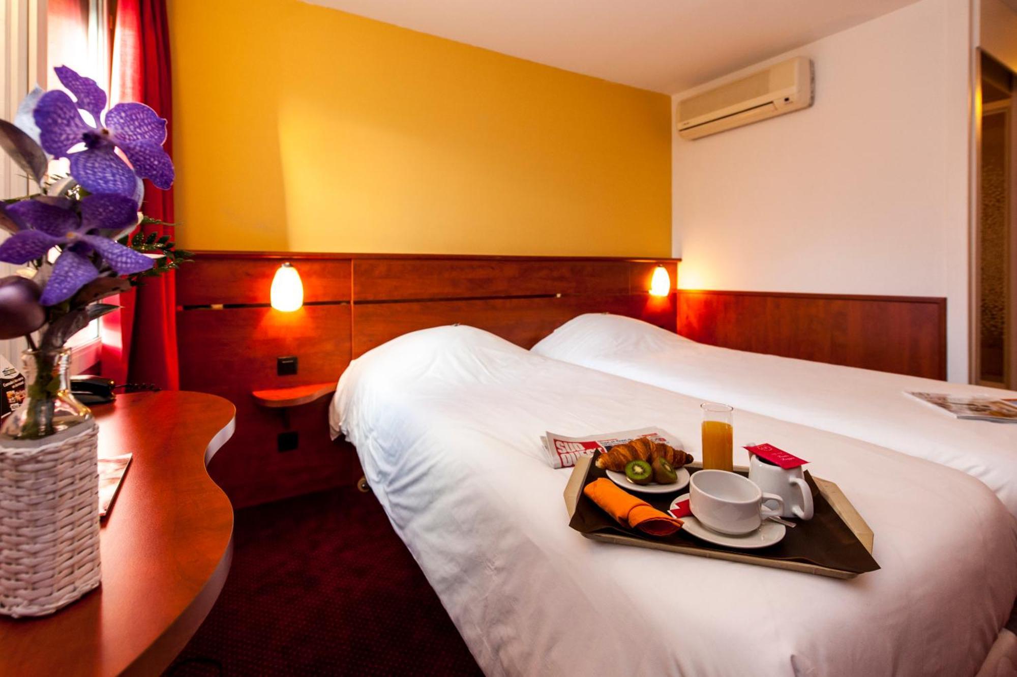 Brit Hotel Agen - L'Aquitaine Le Passage  Екстер'єр фото