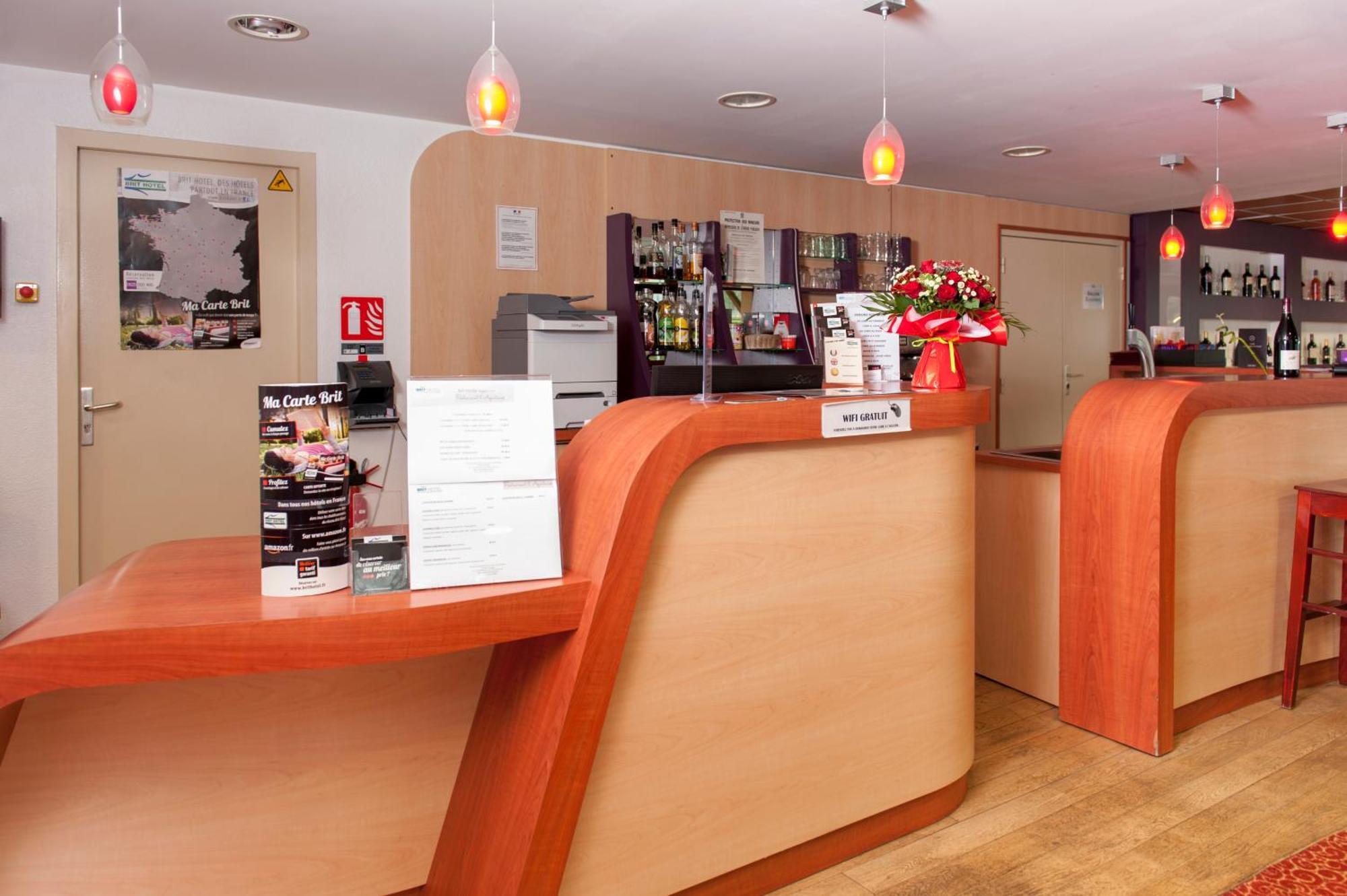 Brit Hotel Agen - L'Aquitaine Le Passage  Екстер'єр фото